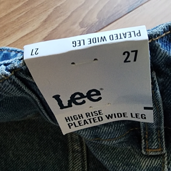 Lee High-rise Pleated Slouch Wide Leg jean - Picture 14 of 14